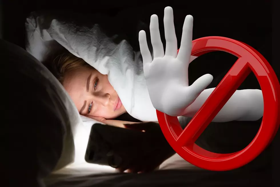 Stop Scrolling Before Bed, NJ! It’s Ruining Your Sleep
