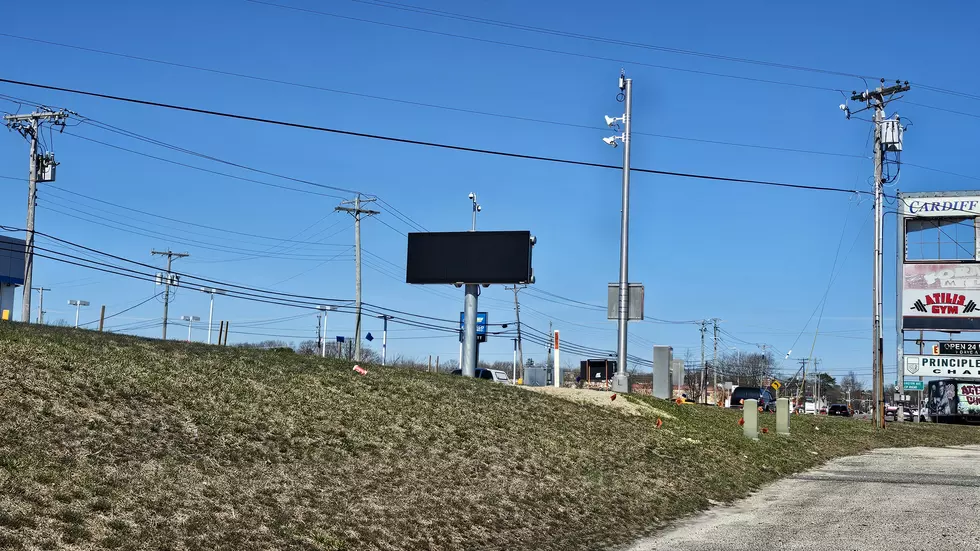 NJDOT Pointed That New Black Horse Pike Sign the Wrong Way?